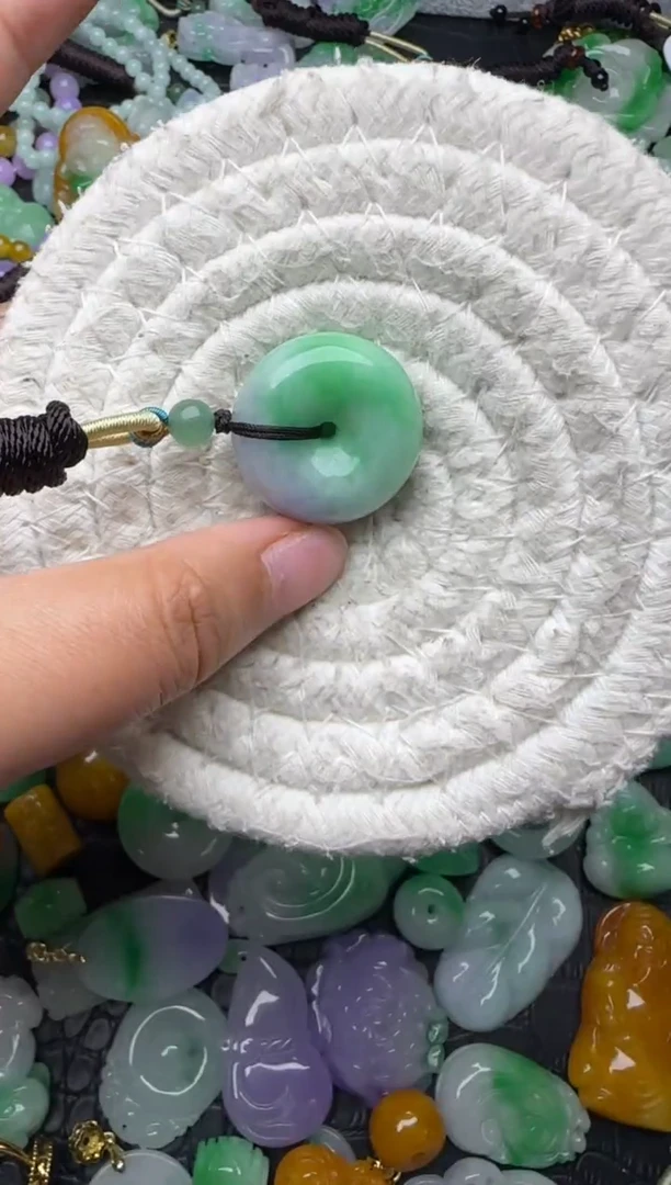 颈饰未镶嵌翡翠缅甸翡翠吊坠