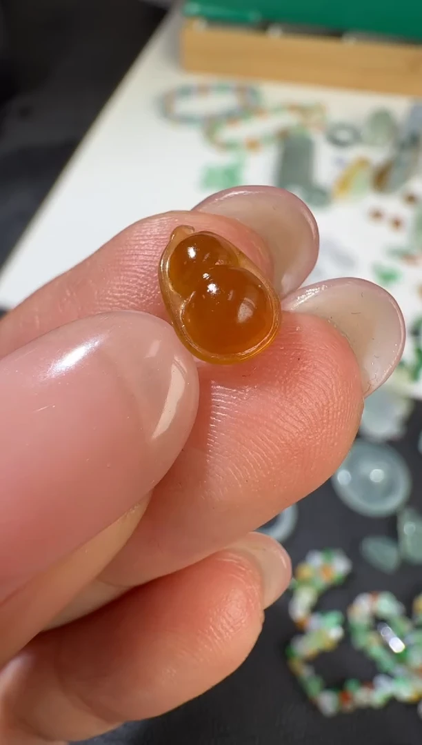 未镶嵌定制翡翠L****姐9.3*5.6*3.8-750+75