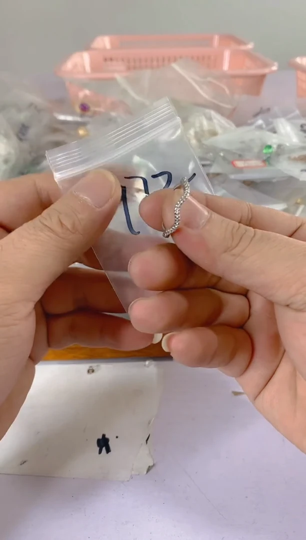 【闪购商品】紫晶颈饰银S925镶嵌972红宝，蓝宝，多样性发一件赠链