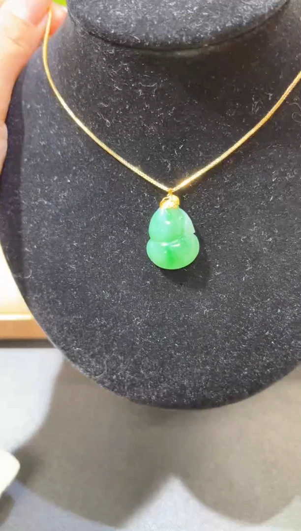 吊坠(不含链)18K金镶嵌翡翠