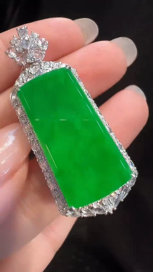 吊坠(不含链)18K金镶嵌翡翠AL6