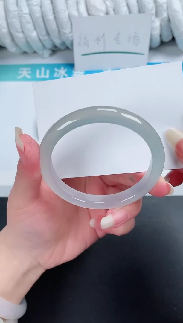 【闪购商品】石英质玉手镯未镶嵌157-58.6