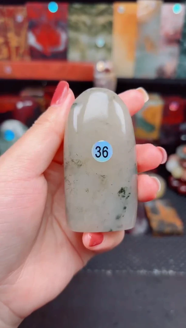 玉桂林鸡血玉印章摆件36