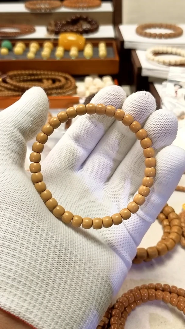 【闪购商品】橄榄核手串6.3老挝黄核核尖手串（无暇无花无白）