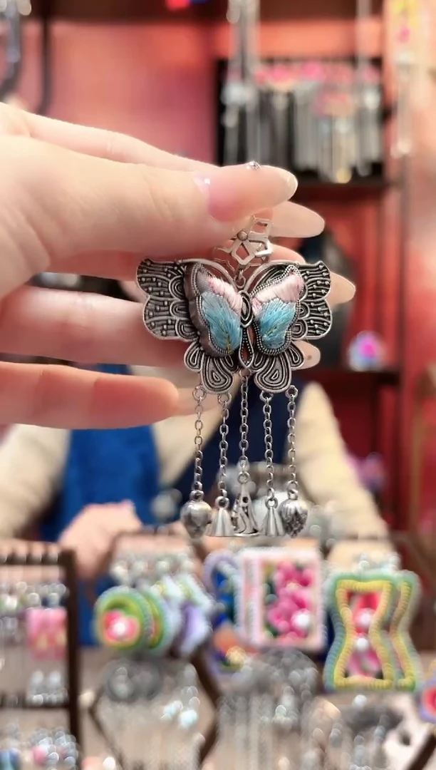 织绣云织谣民族风精美饰品   175