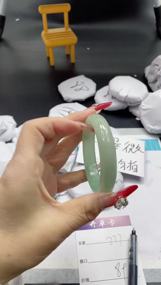 【闪购商品】石英质玉手镯未镶嵌277