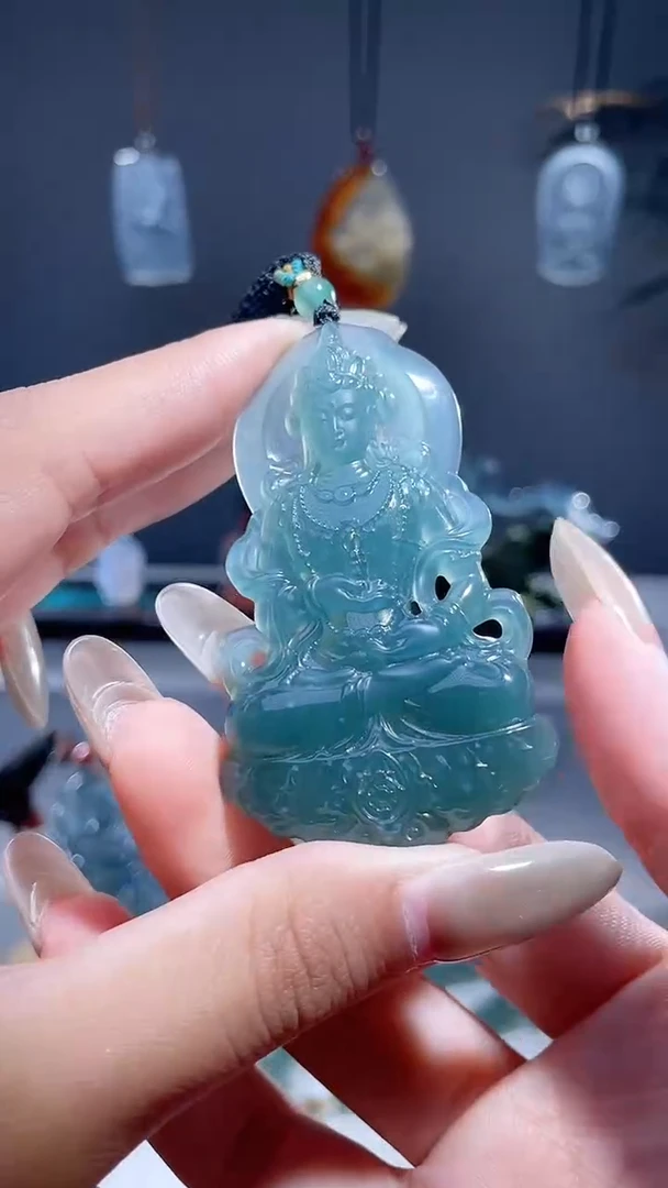 颈饰未镶嵌翡翠度母