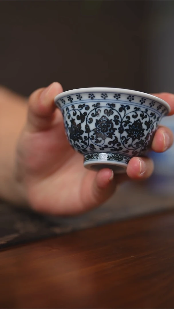 其他手绘缠枝莲狮心底中号压手单杯