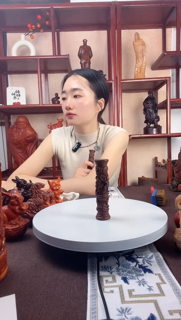 紫檀木类端景台雷击木手把件