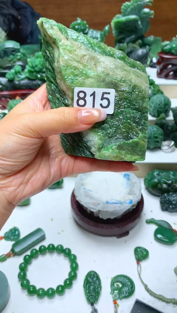 未镶嵌和田玉摆件1