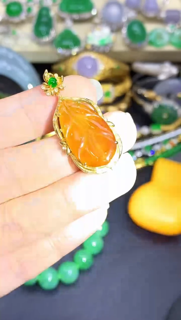 颈饰18K金镶嵌翡翠466-中国好珍宝