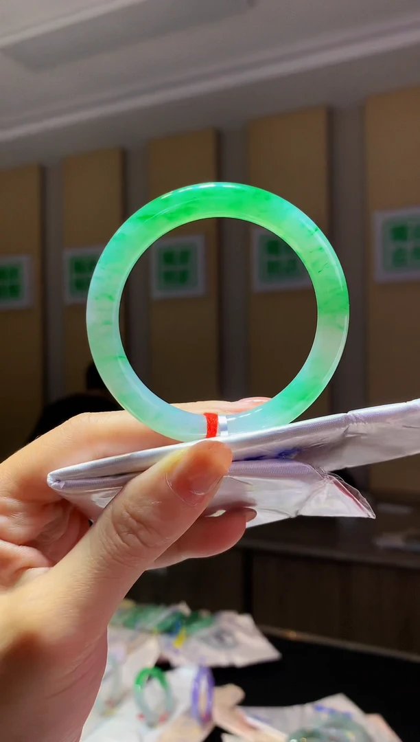 未镶嵌手镯翡翠-C61 圈口51.2 全款21.8万 定金2万