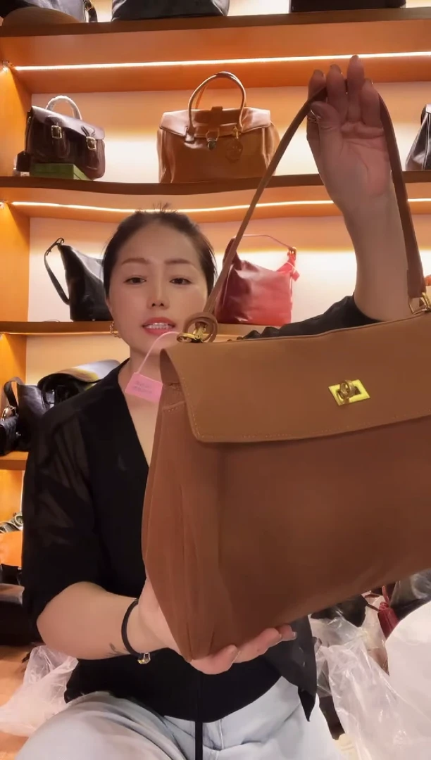 黄牛剖层皮革  高端订制时尚百搭女士手提斜跨包
