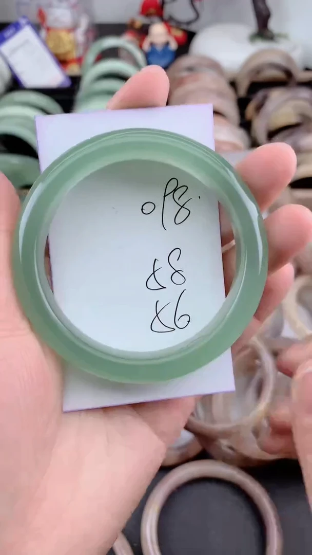 未镶嵌手镯石英质玉098