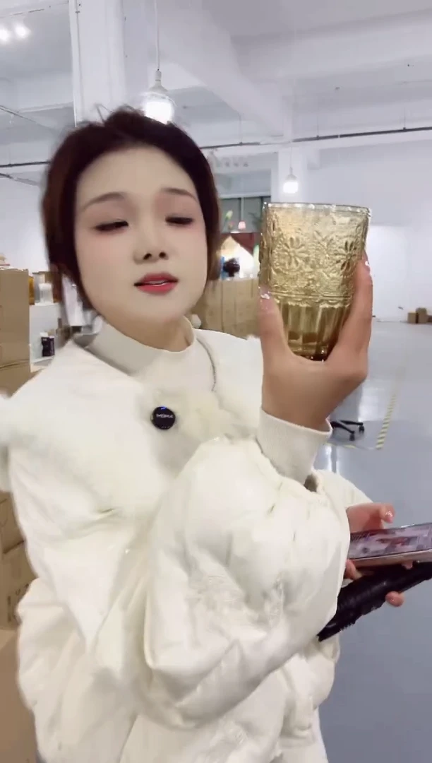 【闪购商品】玻璃私花花瓶微瑕-HGD5