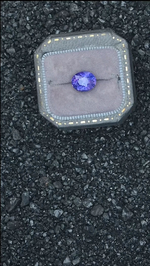 蓝宝石裸石未镶嵌2.56克拉