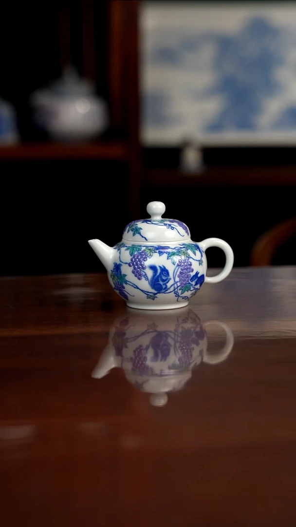 空山明月 新斗彩 松鼠