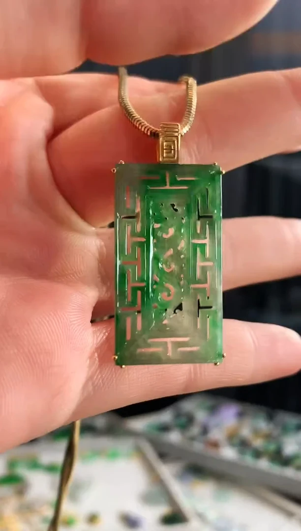 【闪购商品】翡翠吊坠(不含链)18K金镶嵌吊坠