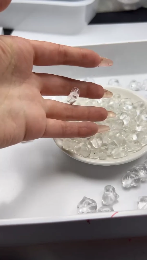 未镶嵌颈饰水晶x1408白水晶屁桃*1个