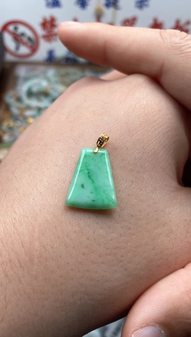 【闪购商品】翡翠颈饰未镶嵌哥哥