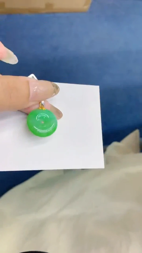 翡翠18K金镶嵌颈饰           1