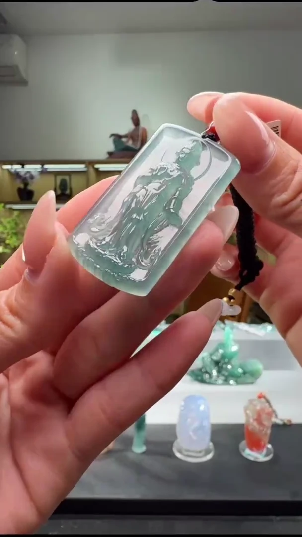 吊坠(不含链)未镶嵌翡翠观音（多样性发其一）