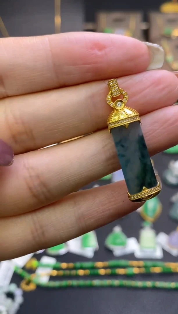 翡翠18K金镶嵌颈饰净货17205