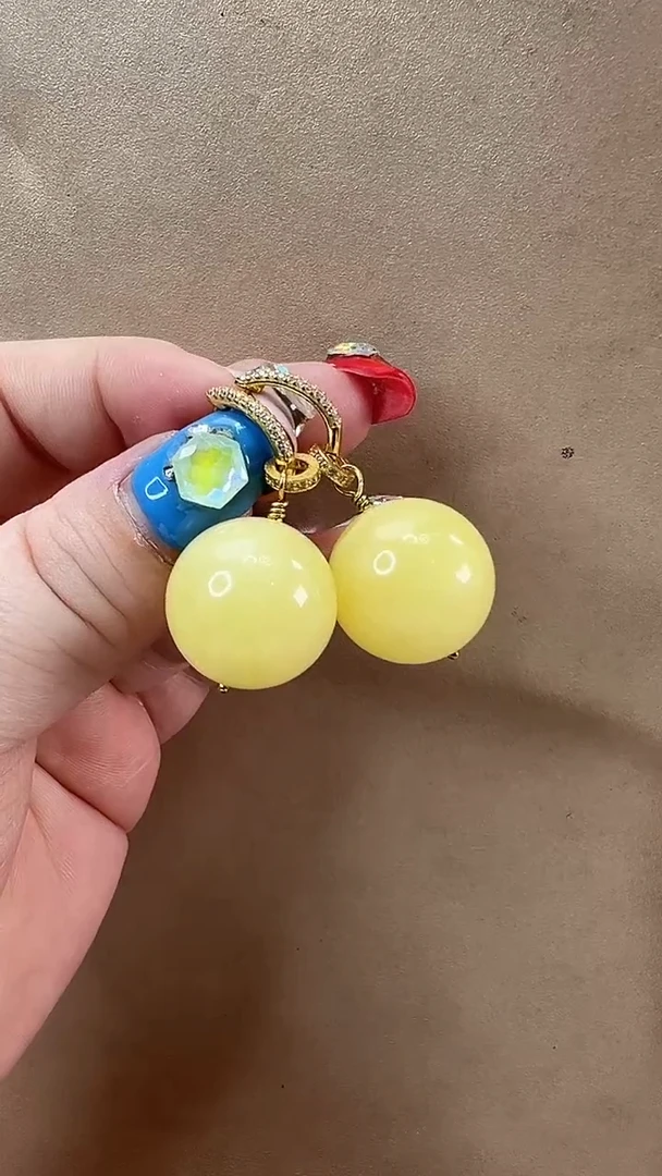 未镶嵌颈饰琥珀耳环