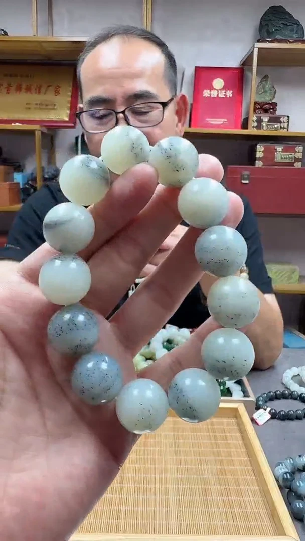 未镶嵌手链和田玉18