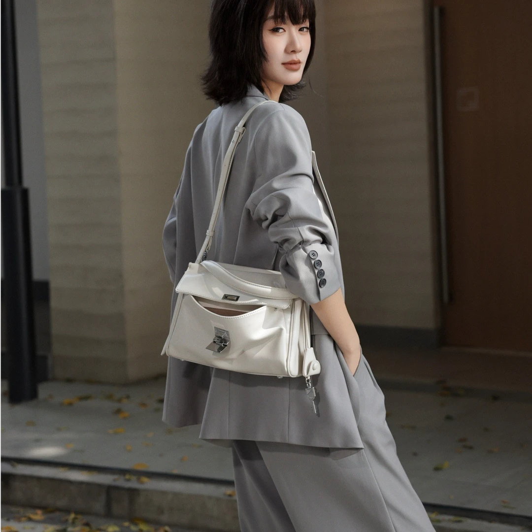 2025秋冬新款腋下潮流复古手提单肩斜跨包时尚包 B051-B100