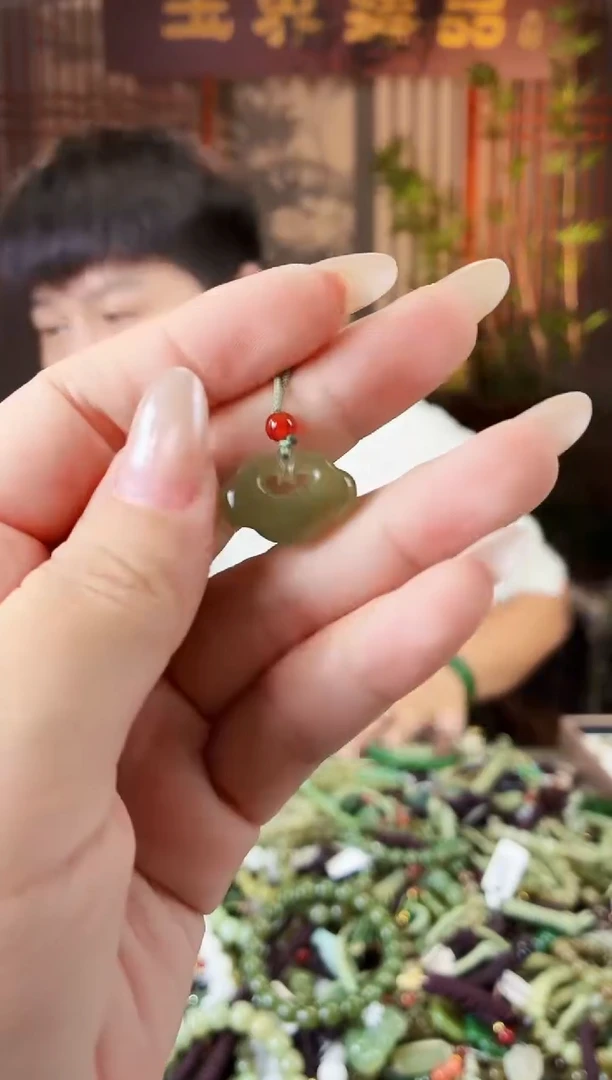 颈饰未镶嵌和田玉多样性发货拍一发一