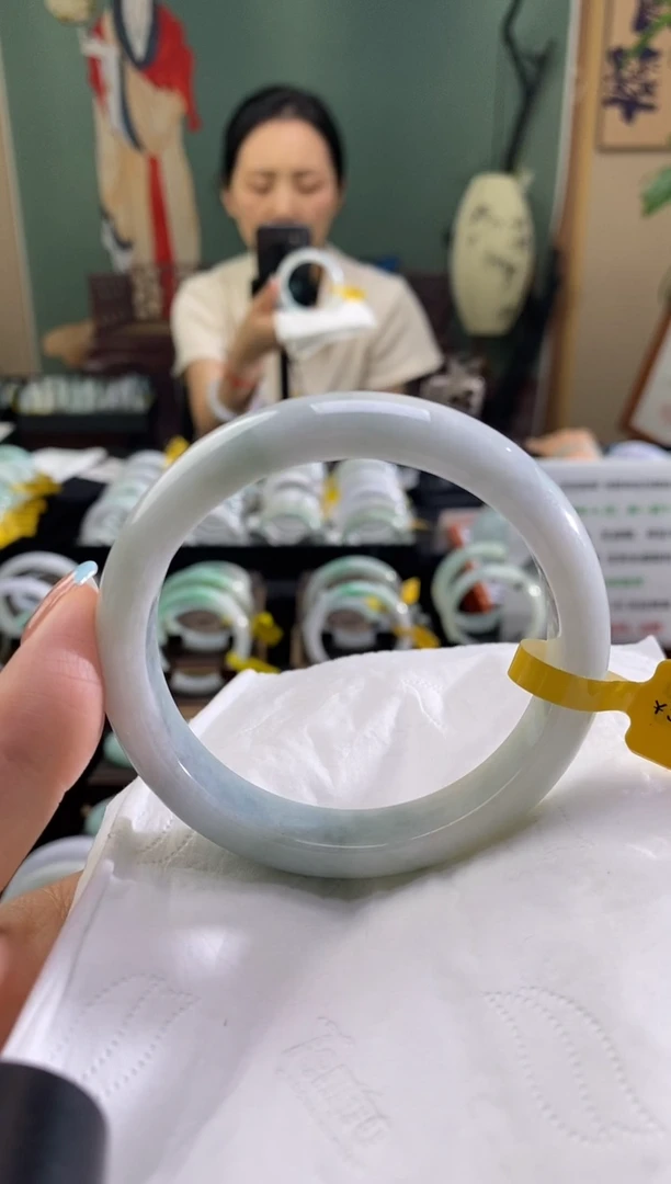 翡翠手镯未镶嵌5758圈口t