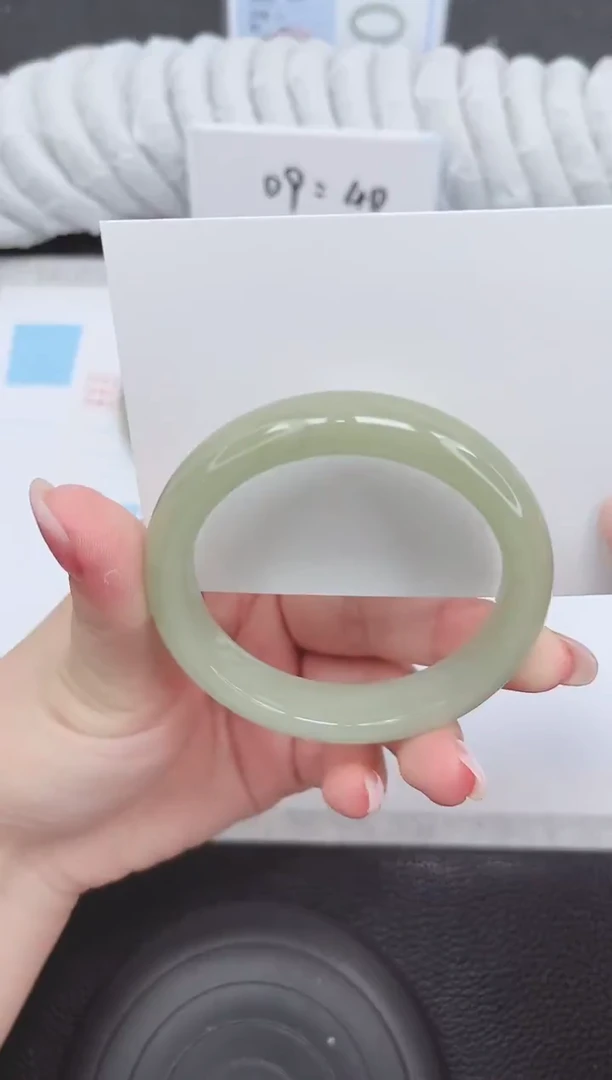 未镶嵌手镯石英质玉138-54.9