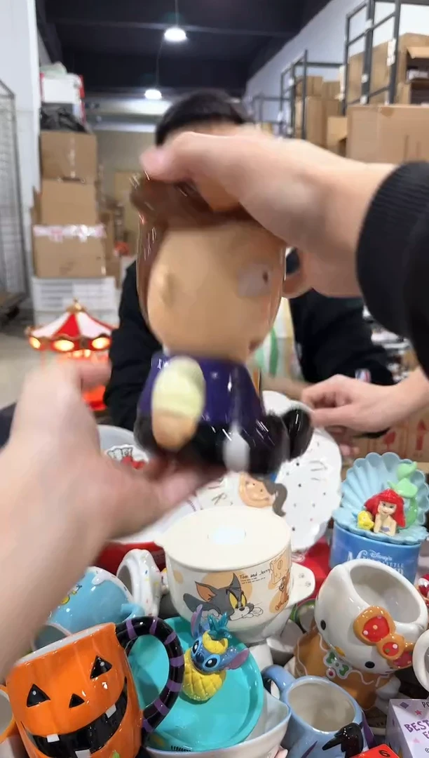 瓷片花轮火锅罐摆件