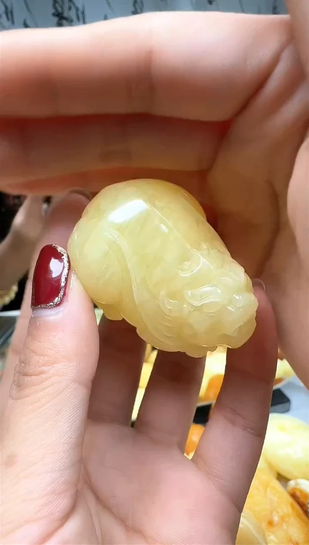 【闪购商品】琥珀裸石未镶嵌挂坠