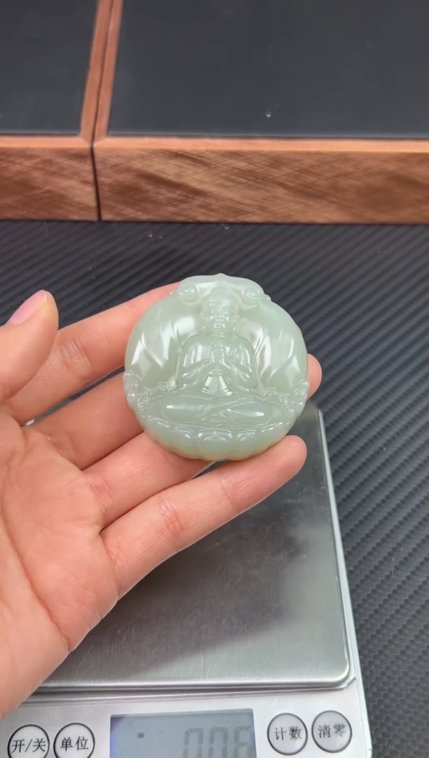 【闪购商品】和田玉未镶嵌把件且末微色差
