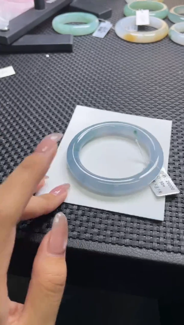 未镶嵌手镯翡翠手镯