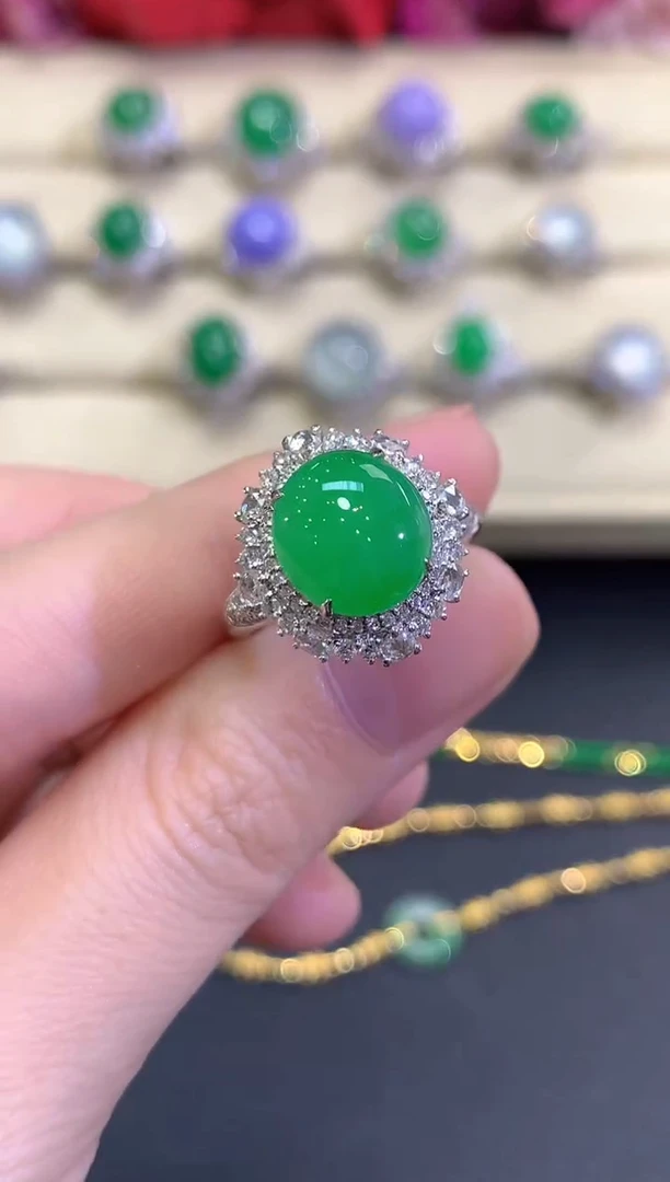 18K金镶嵌戒指翡翠秋日珠宝Q112