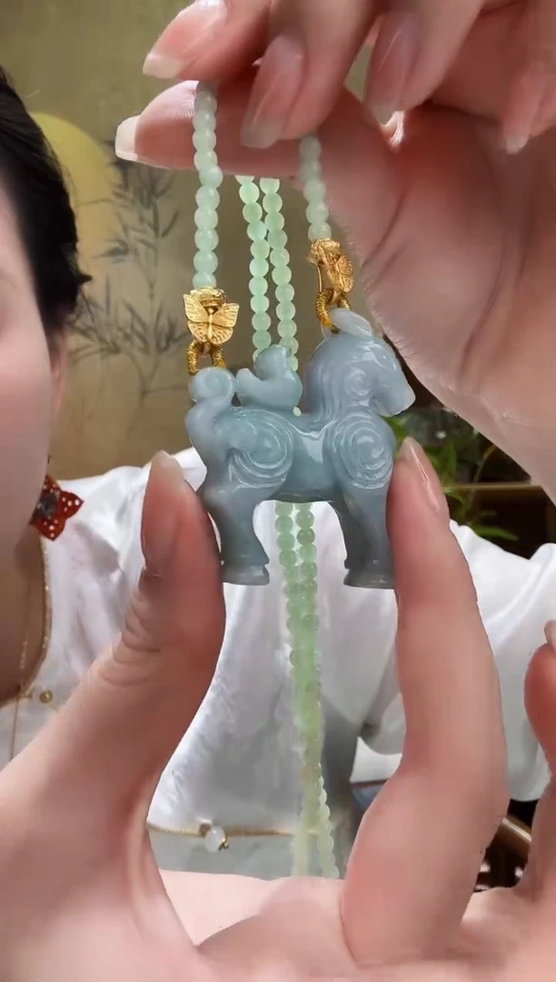 颈饰未镶嵌翡翠吊坠