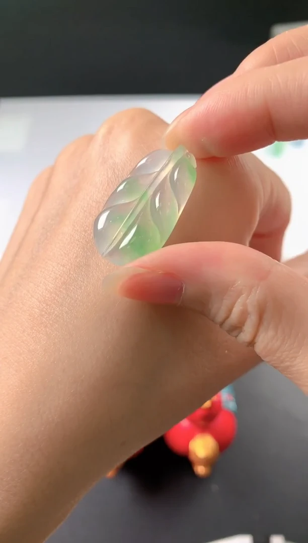 未镶嵌定制翡翠橙裸玉（客户意向镶嵌）