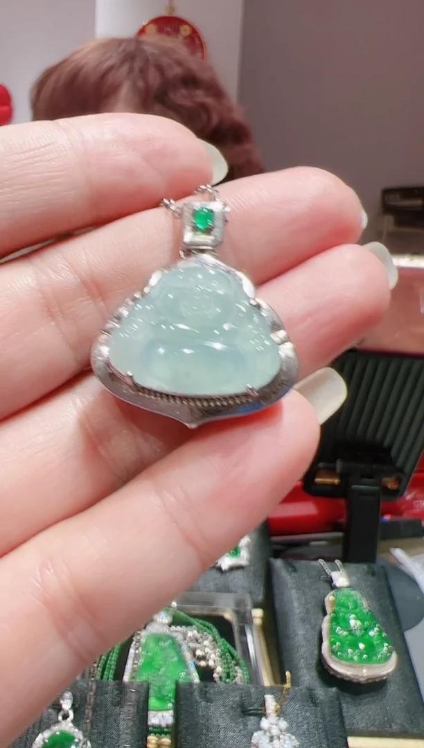 【闪购商品】翡翠颈饰未镶嵌202520720