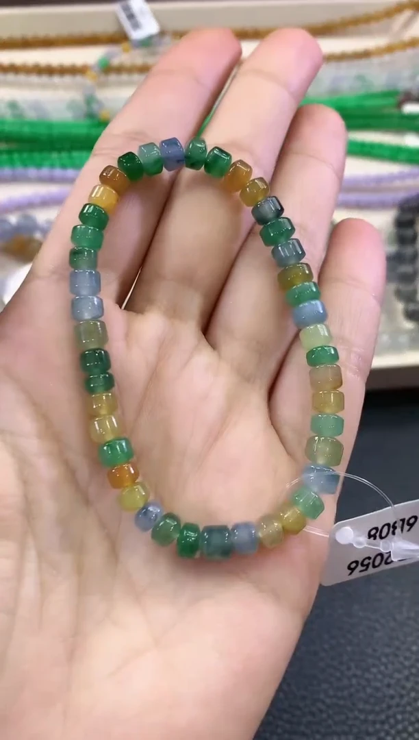 【闪购商品】翡翠手串未镶嵌D42        有色差