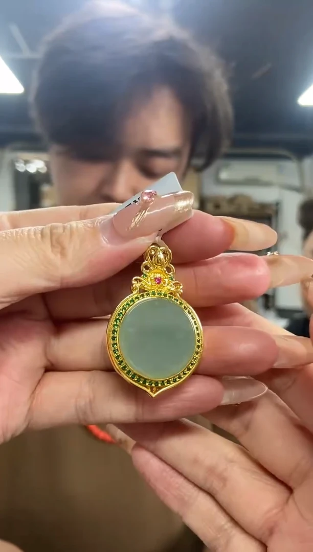 【闪购商品】翡翠吊坠(不含链)未镶嵌多样性发其一颜色微差