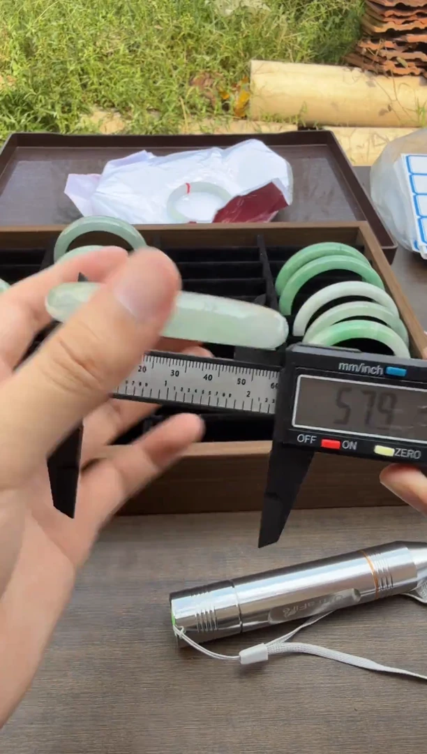 未镶嵌手镯翡翠A11