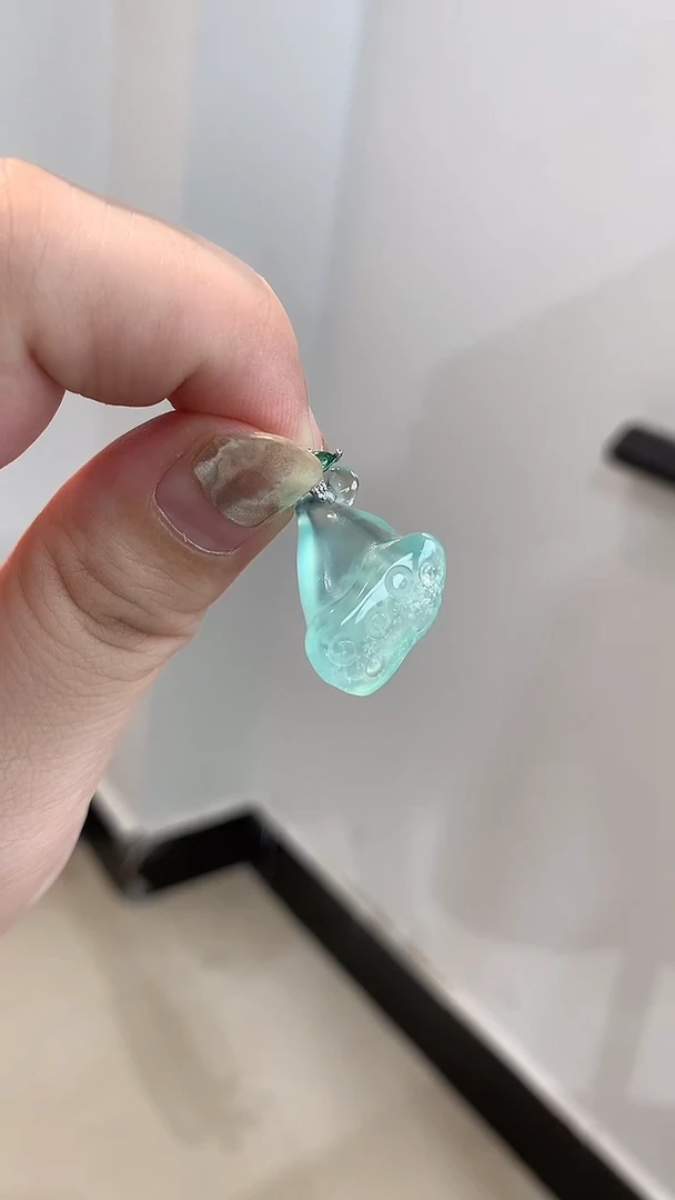 未镶嵌蛇纹石玉颈饰莲蓬不带链子