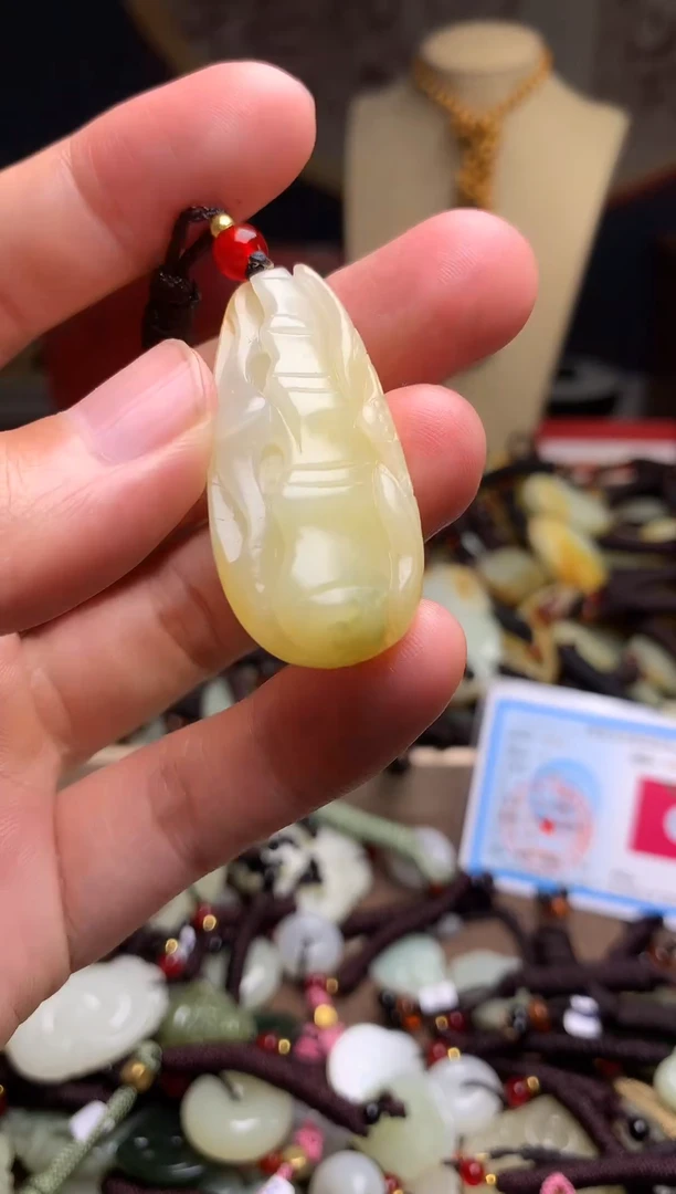 颈饰未镶嵌和田玉新疆料青海料清水和田玉吊坠