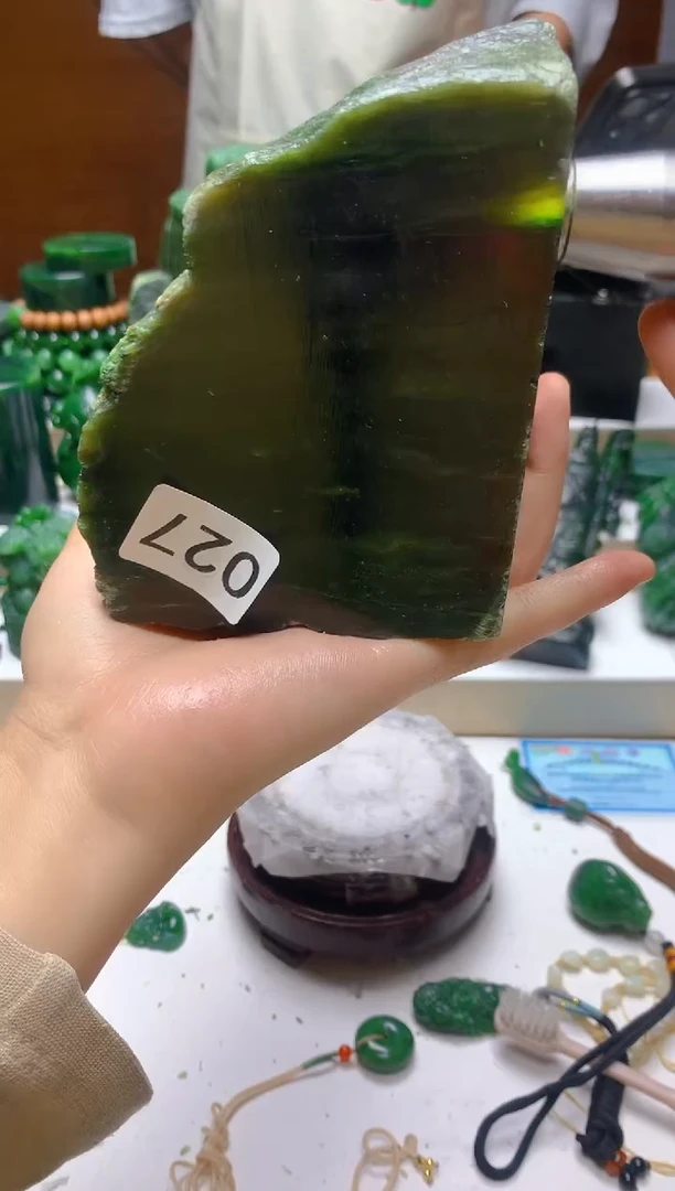 未镶嵌和田玉（碧玉）珠宝半成品0