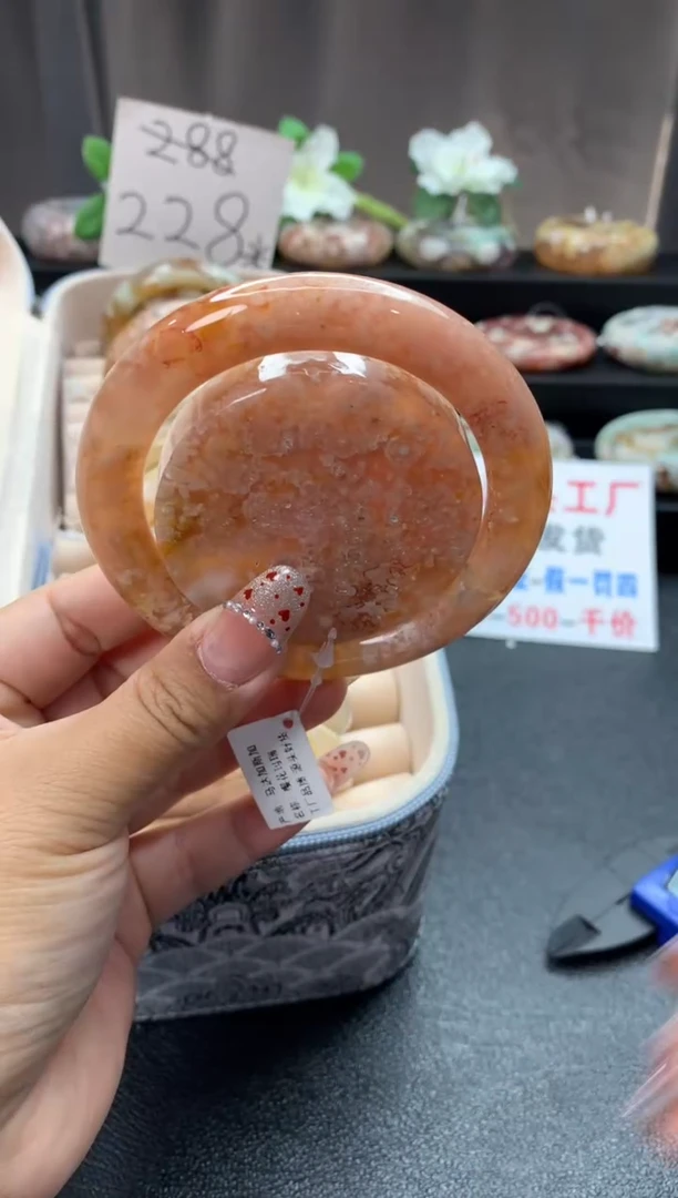 未镶嵌手镯石英质玉（60-61圈口）赠送镯心