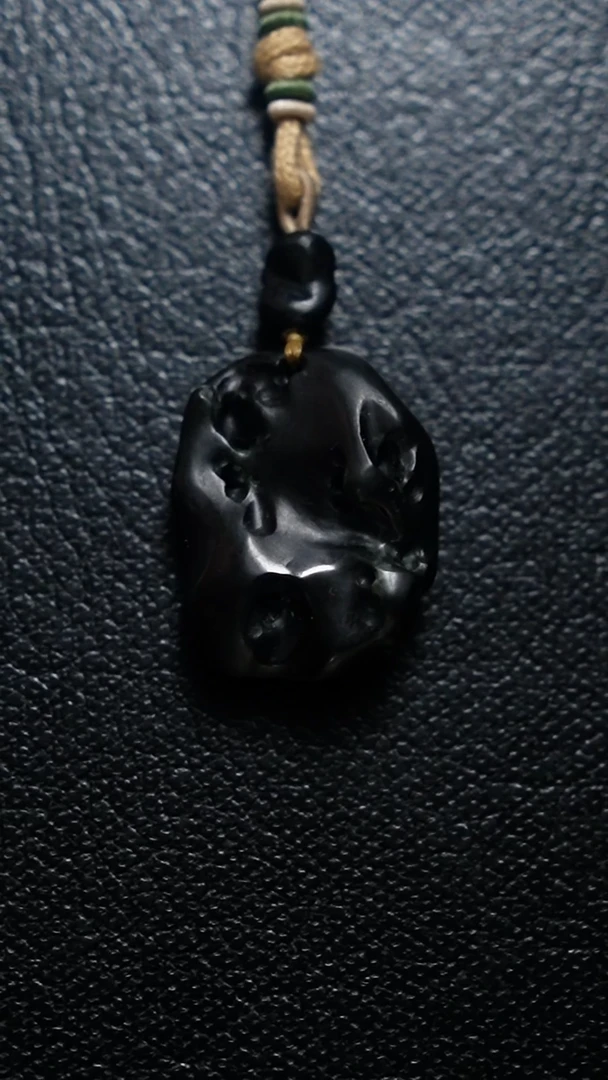 颈饰未镶嵌和田玉太湖石吊坠