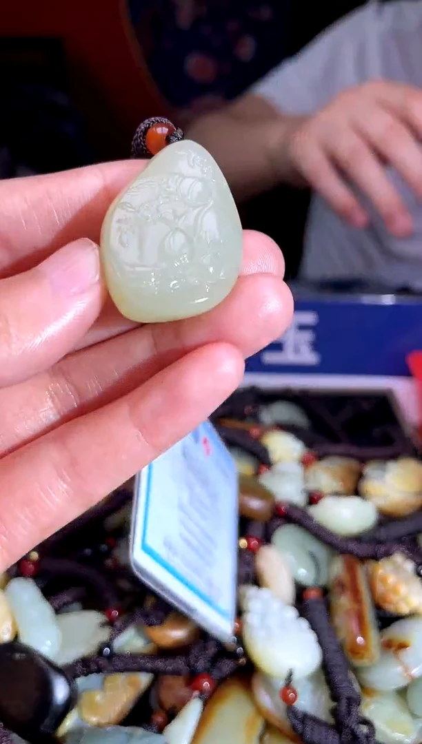 和田玉未镶嵌挂件1